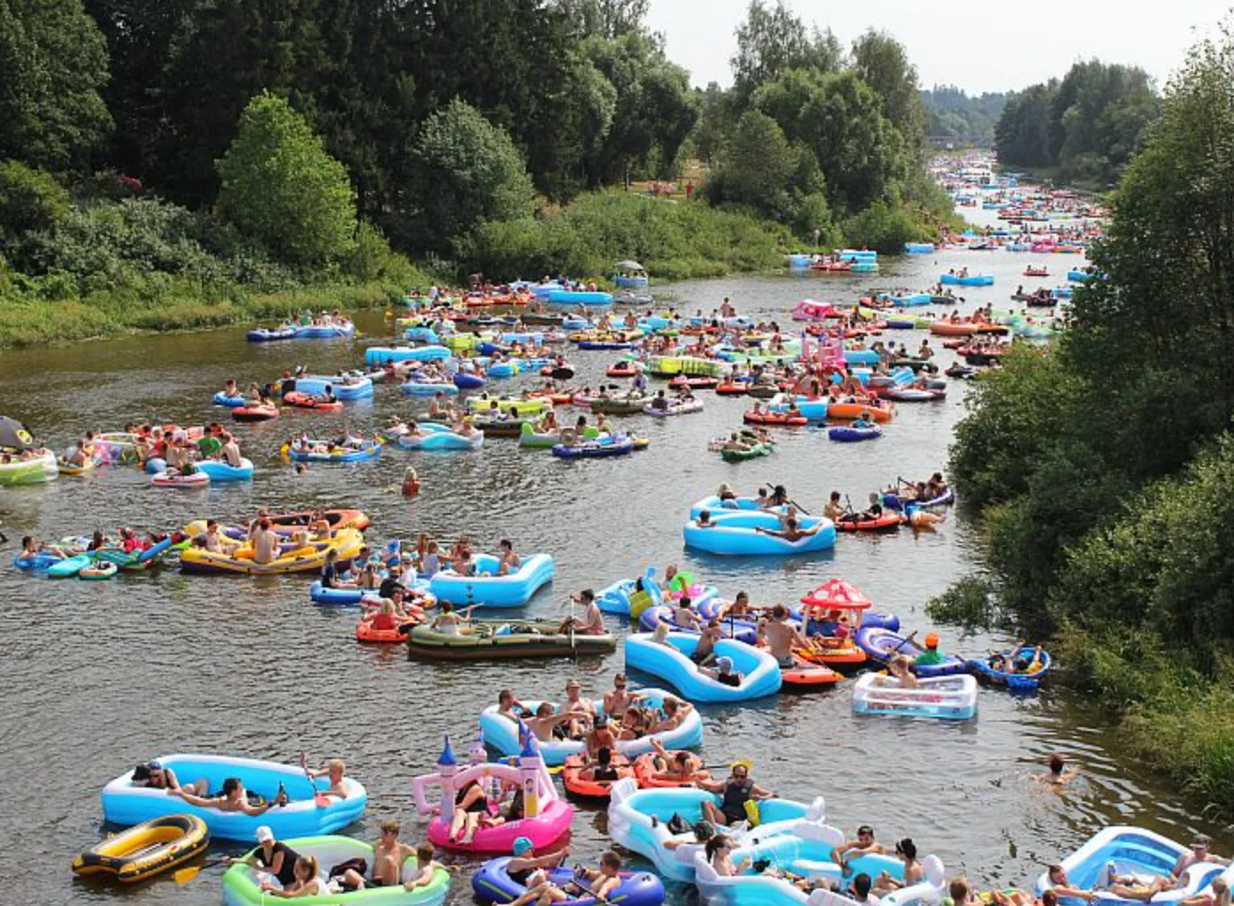 RIVER TUBING & BEER FLOAT - TRANSPORTATION INCLUDED β DAYTIME bachelor party experience in Austin