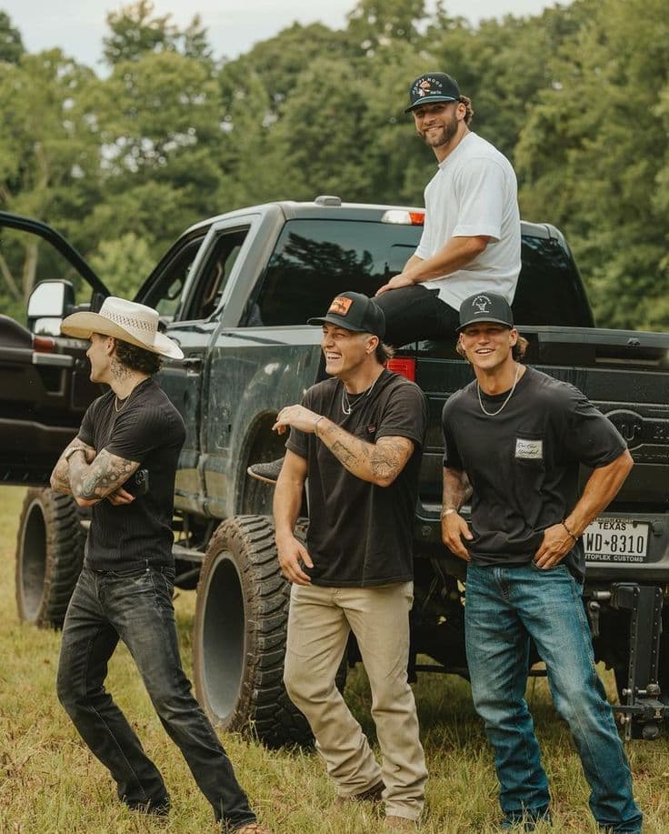 HOG HUNTING + RANCH LUNCH - Connected Austin experience