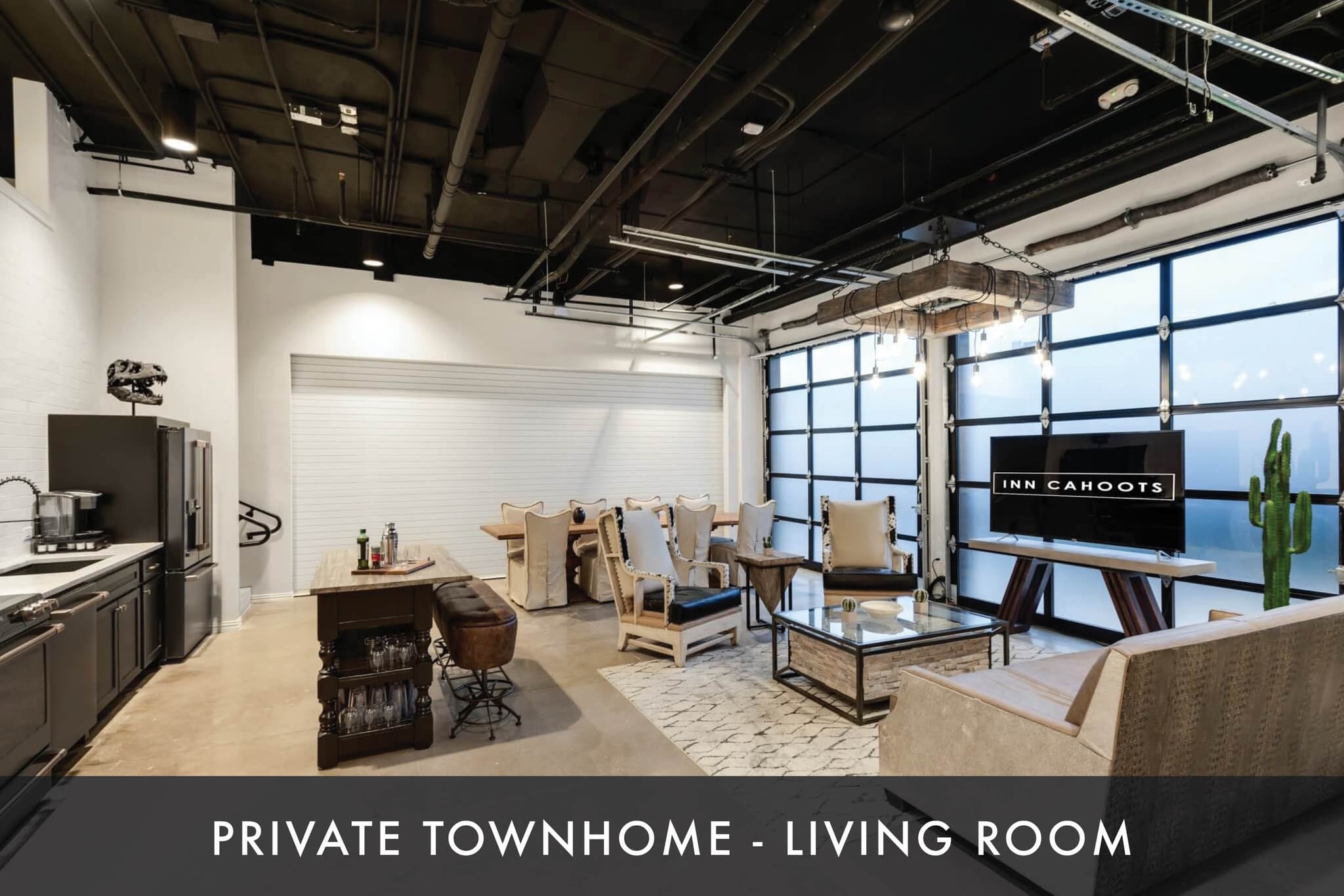 INN CAHOOTS UNIT 1 (5BR/13BEDS) β SUITE bachelor party group stay in DOWNTOWN
